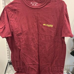 Columbia Men's Burgundy Short Sleeve Tee